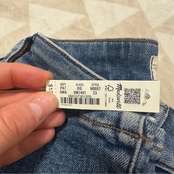 Madewell Oneida Curvy Kick Out Crop Jean - Picture 7 of 7